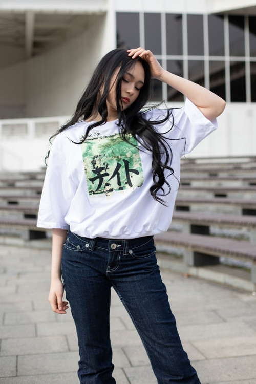T328 triko Kaligrafie — foto 1