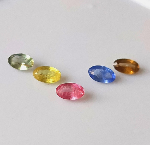 Zafír Srí Lanka cca 5,0x3,0 mm, cena za 1 ks