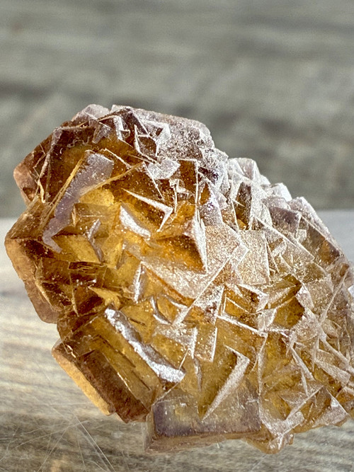 FLUORIT medový- výstavní minerál, Namibie 1A