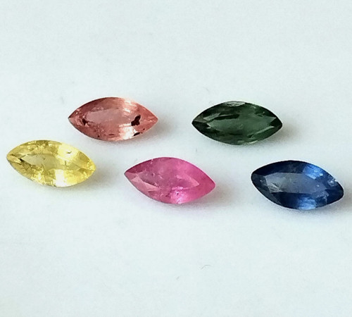 Zafír Srí Lanka cca 7,0x3,5 mm, cena za 1 ks
