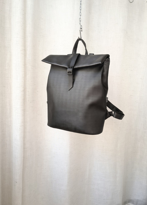Trinity street backpack černý s černým kováním