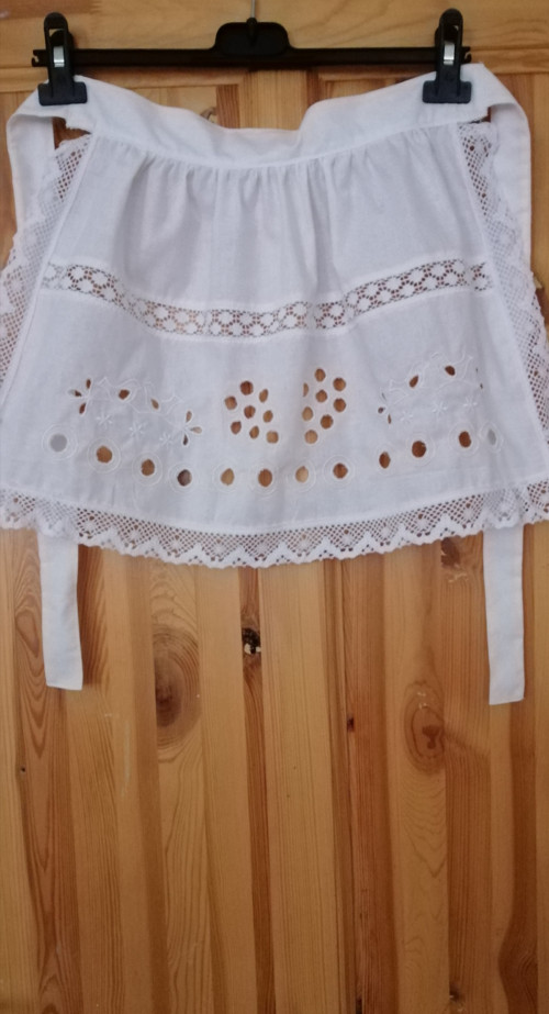 Zástěrka ke kroji. Folklor. — foto 1