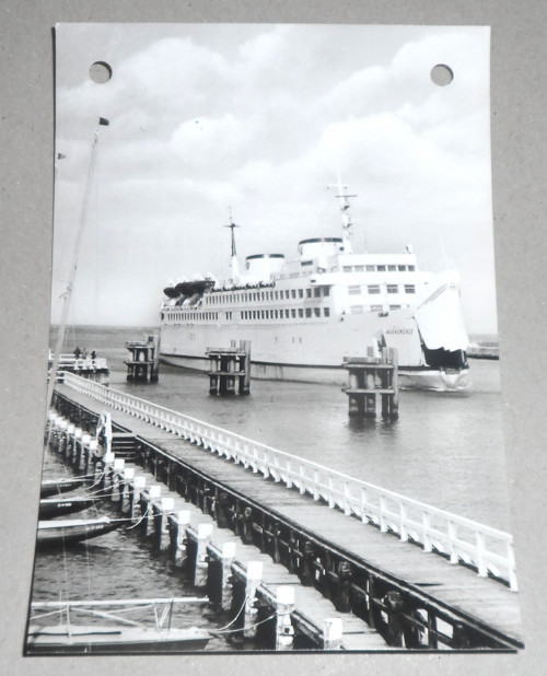 Čistá ČB POHLEDNICE • Warnemünde, Německo