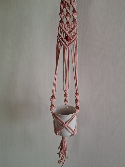 Růžový macramé závěs s korálkem