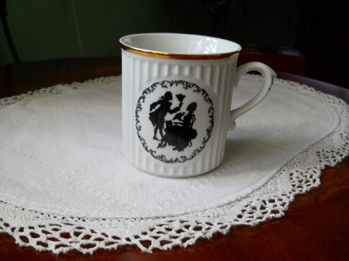 Porcelánový hrnek Rokoko
