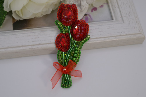 Brož Kytice tulipánů — foto 1