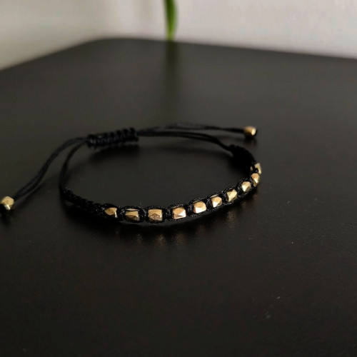 Náramek Shamballa se zlatými korálky