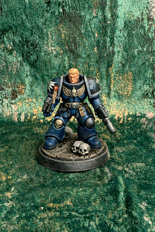 Space Marine (Warhammer 40K) 42mm - nebarvená