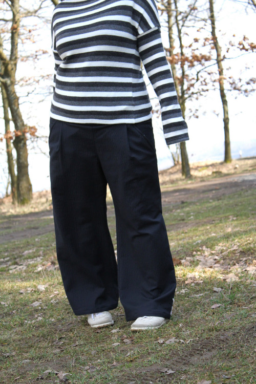 Volné kalhoty ............ XL