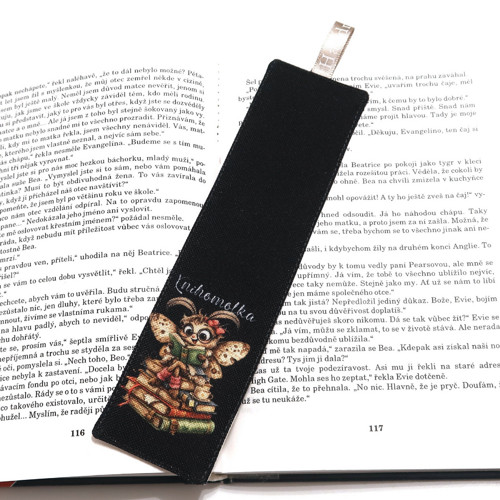 KNIHOMOLKA - textilní záložka do knihy