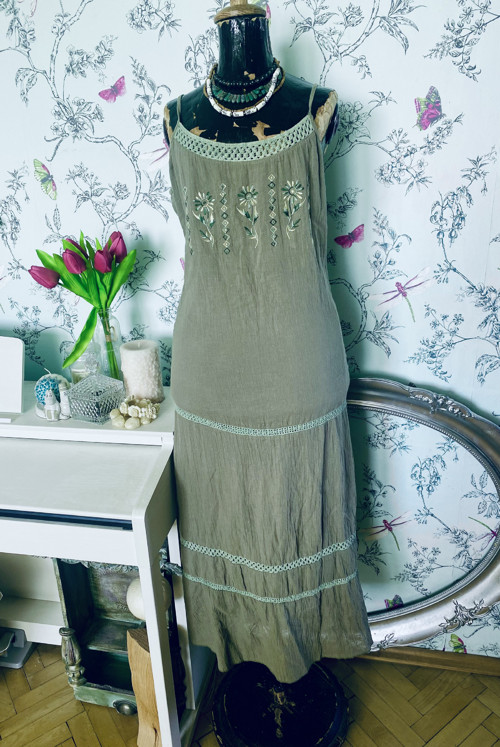 Šaty boho vintage vyšívané — foto 1