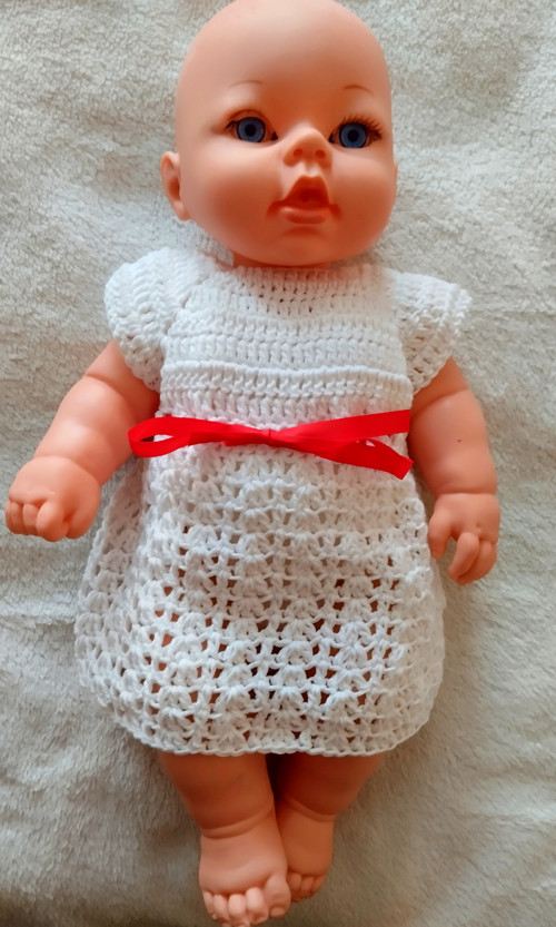Háčkované šaty na panenku vel 35 cm