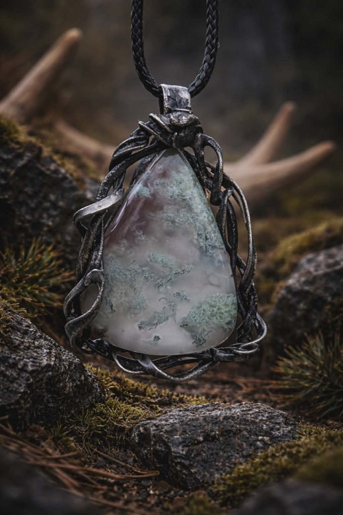 Amulet z lesní mlhy ~ přívěsek z mechového achátu