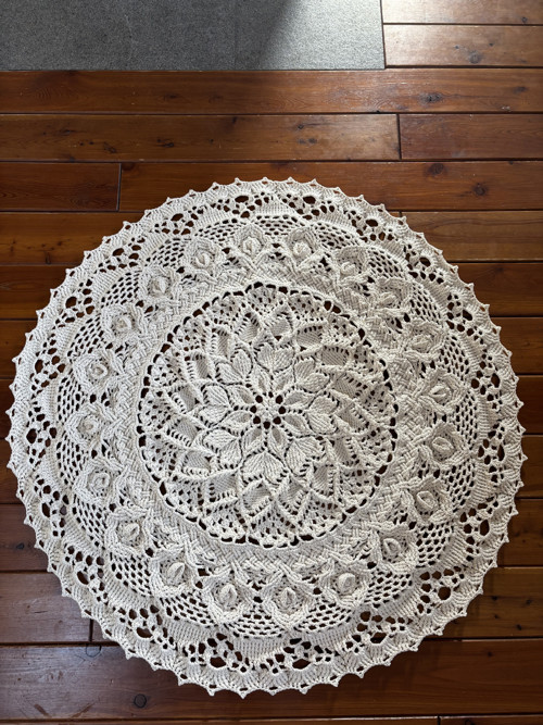 Háčkovaný koberec 120 cm