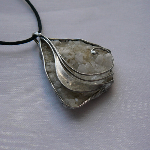 3.3 x 4 cm