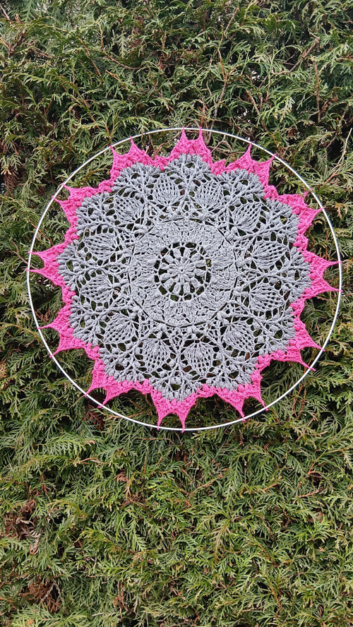 Háčkovaná mandala 50 cm – boho dekorace na zeď