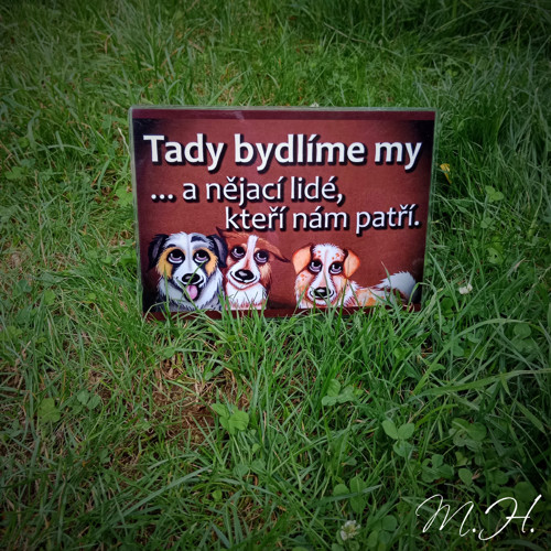 Tady bydlíme my a nějací lidé... tři australáci