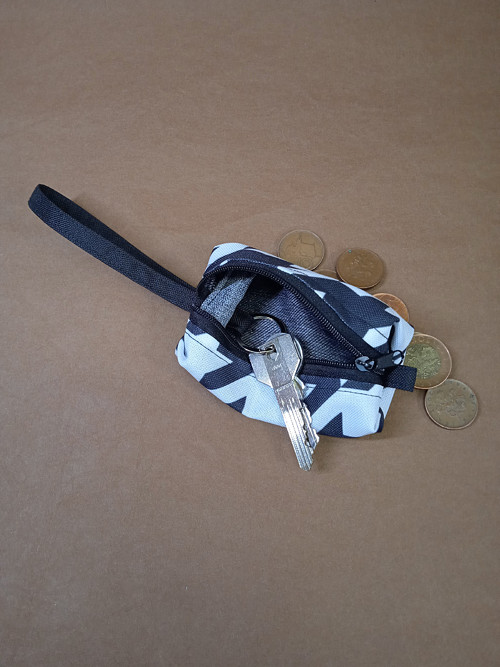 Kapsička na klíče a drobnosti s poutkem č.2