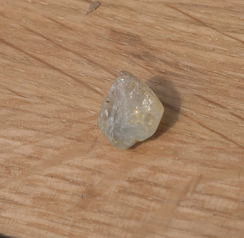 Surový topaz V3284 — foto 1