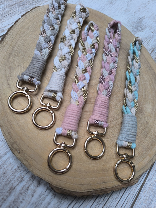 Macramé Klíčenka wristletka