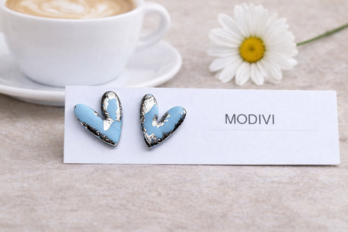 Minimalistické polymerové náušnice – Světle modré