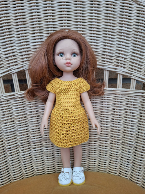 Háčkované šaty pro panenku vysokou 32 cm