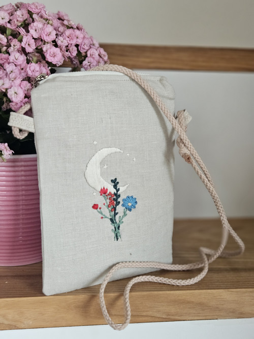 Lněná crossbody kapsička - "Kytice při Měsíčku"