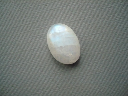 Kabošon měsíčního kamene 18 mm, č.93f