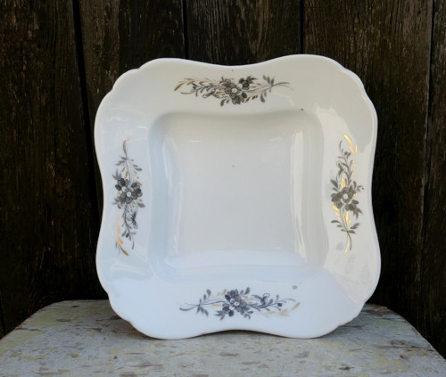 Květy šedé...porcelánová mísa, Dalovice, 19. stol.