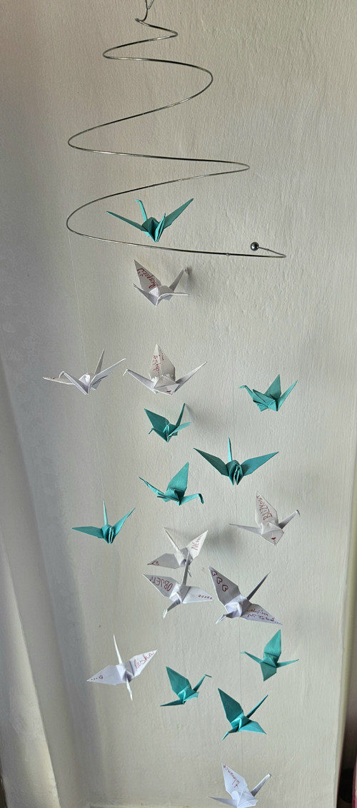 Spirálový ORIGAMI závěs zamilovaný a tyrkysový