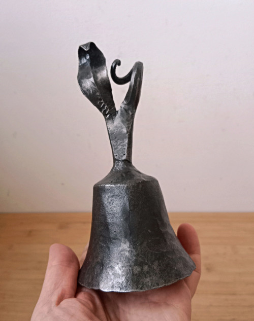 Kovaný zvoneček