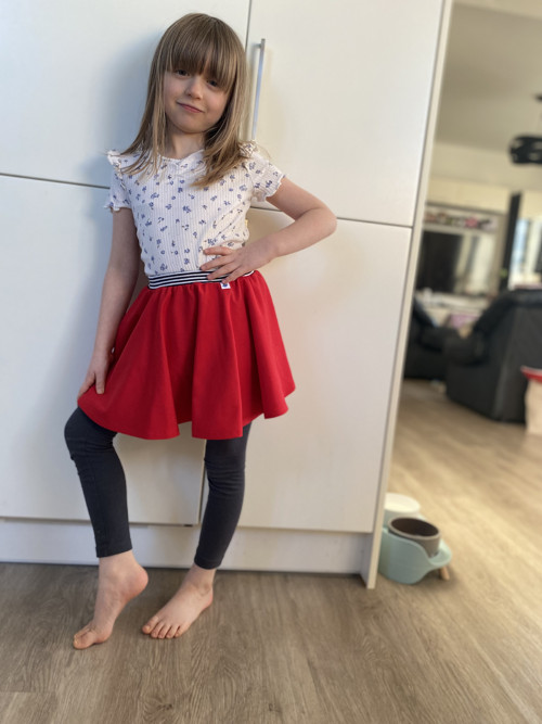 Dívčí kolová sukně - Red apple