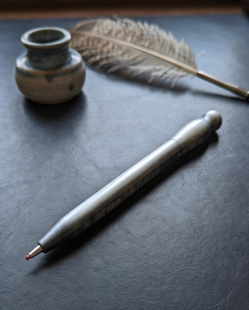 Stříbrná minimalistická propiska – třpyt
