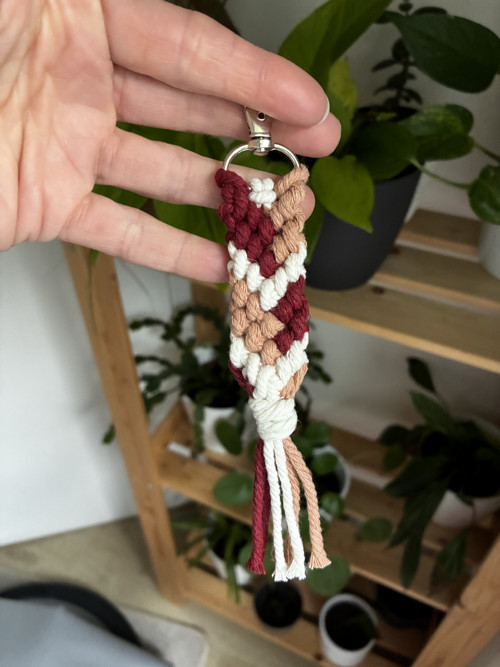 Macramé přívěsek