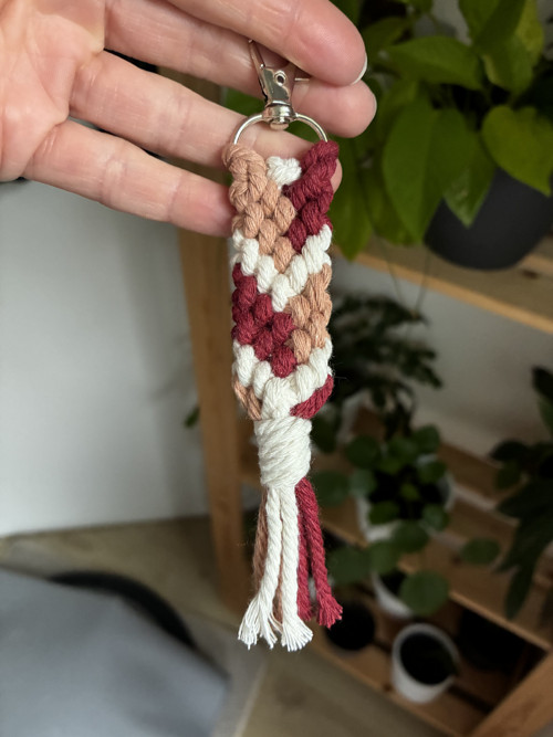 Macramé přívěsek