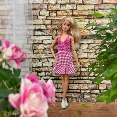 Suknička pro Barbie - růžové kostičky s volánkem
