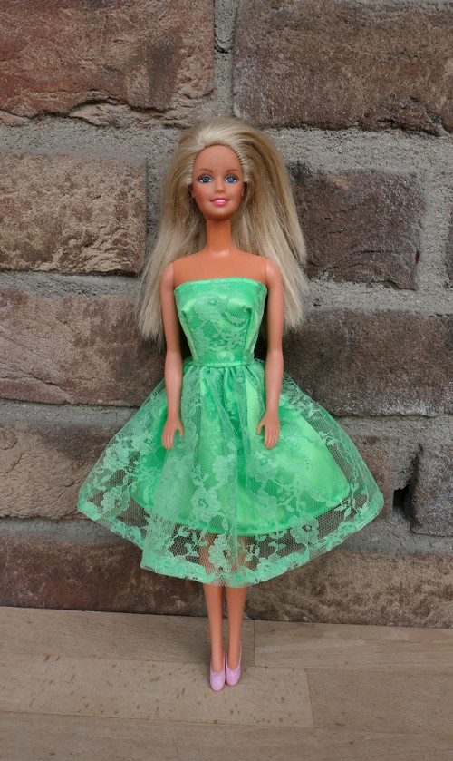 Šaty - na starší typ Barbie — foto 1