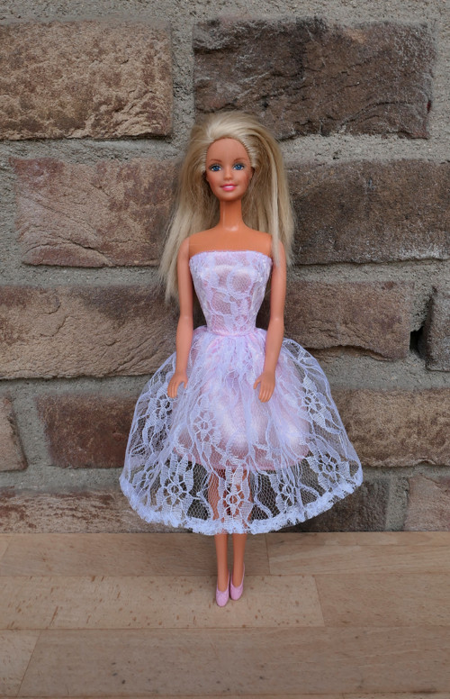 Šaty - na starší typ Barbie — foto 1