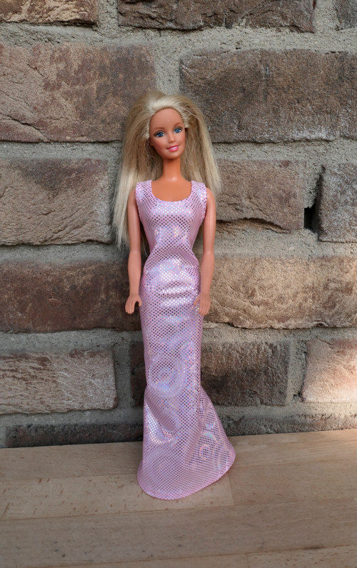 Šaty - na starší typ Barbie — foto 1