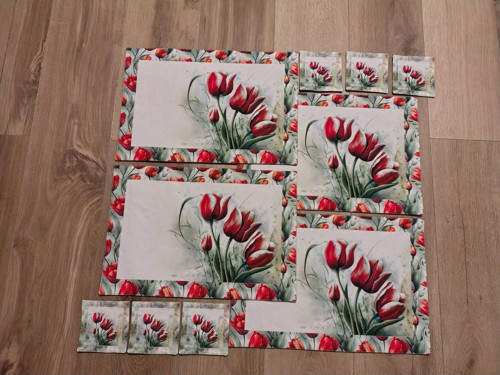 Prostírání tulipány červené