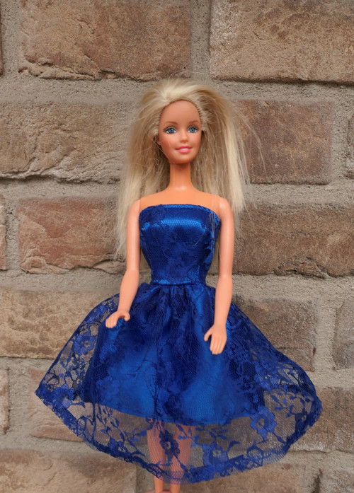 Šaty - na starší typ Barbie — foto 1