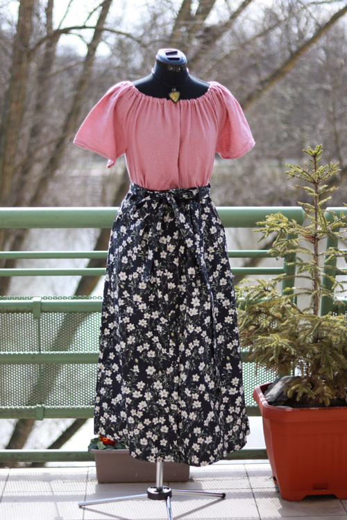 Midi sukně s propínáním — foto 1