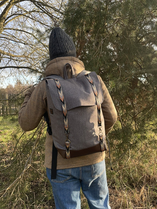 Upcyklovaný batoh BASIC Šedák — foto 1