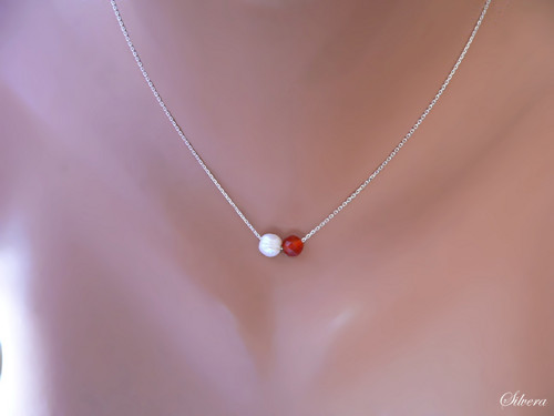 Stříbrný 925 řetízek s říční perlou a karneol