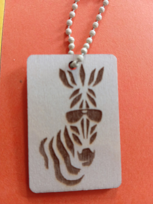 Dřevěný přívěsek zebra