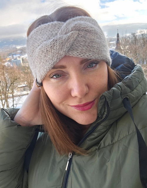 Čelenka - tmavá béžová