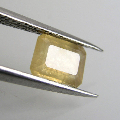 Přírodní žlutý Safír, 1,64 ct., 7,6x6,0x3,2 mm