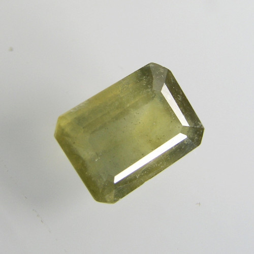 Přírodní žlutě zelený Safír, 2,23 ct., 8,6x6,5 mm