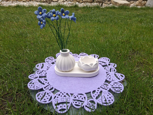 Sada podtácek, baňatá váza a lotus svícen
