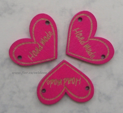 Štítek handmade dřevěný 3 ks tm.růžový 23 x 30 mm